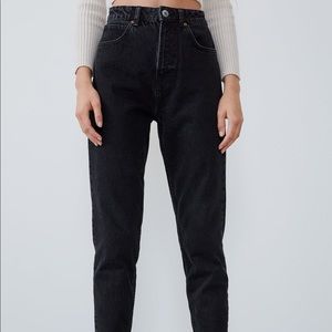 BLACK WASH ZARA MOM JEANS